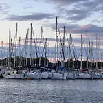 T2 Familial - 250 M Front De Mer, Plage, Seaquarium - Parking Privé - Bienvenue En Occitanie Le Grau-du-Roi