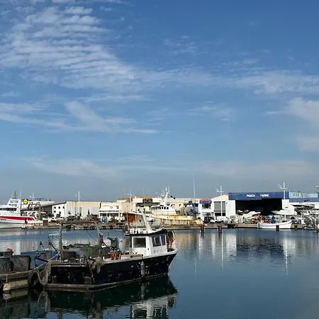T2 Familial - 250 M Front De Mer, Plage, Seaquarium - Parking Privé - Bienvenue En Occitanie Le Grau-du-Roi